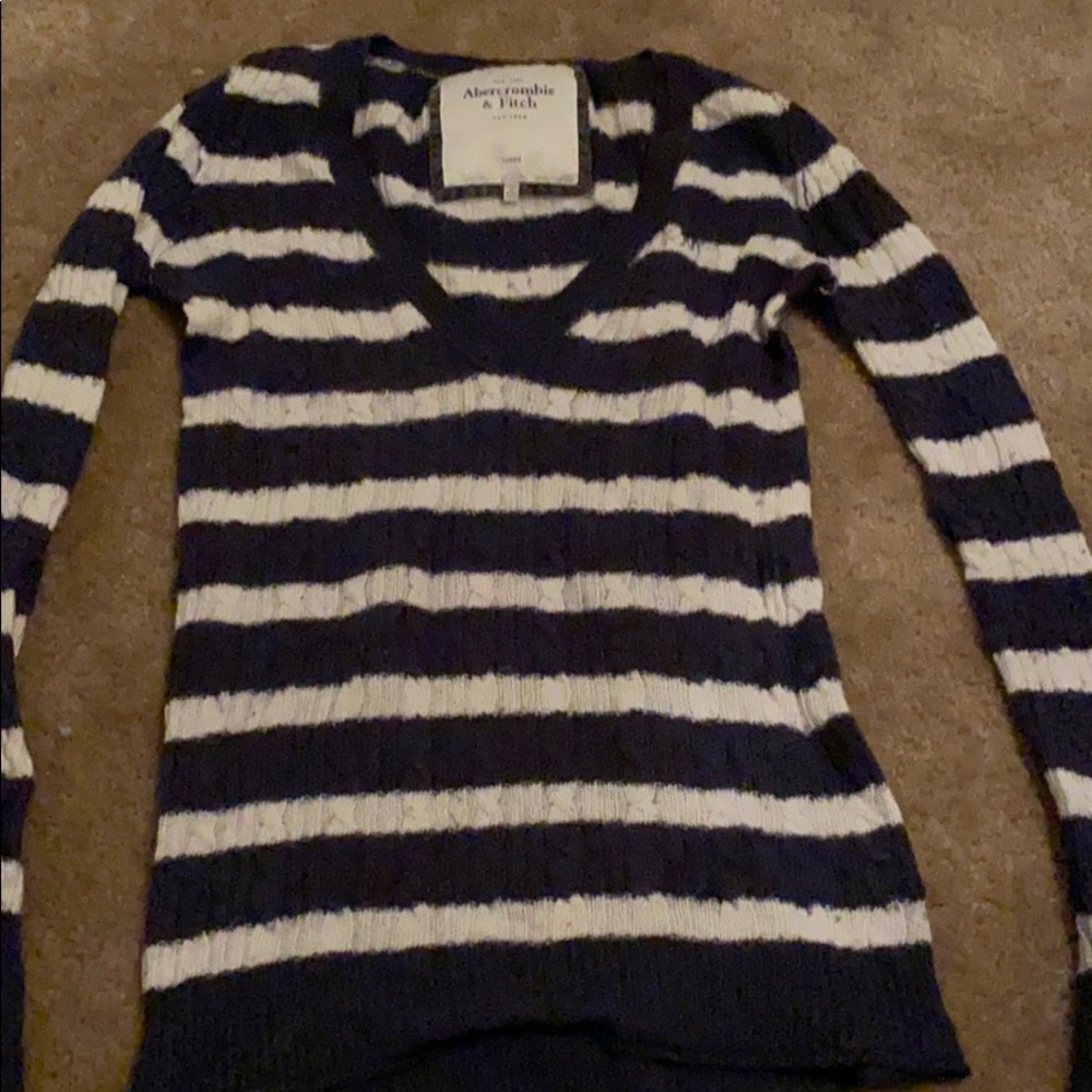 Abercrombie & Fitch Long Sleeve Sweater